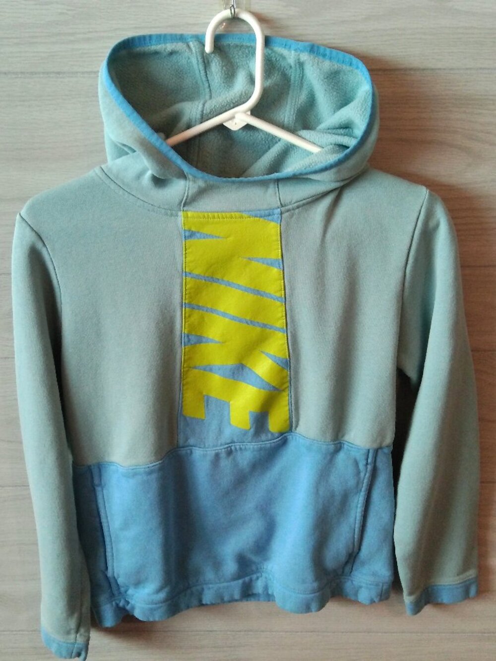 Nike Boy's Hoodie Size Large Light Blue & Lime Hooded Kangaroo Pockets Defects
